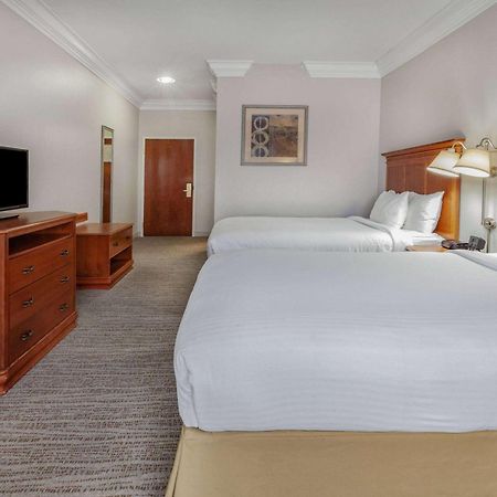Days Inn By Wyndham Alta Vista Altavista Extérieur photo